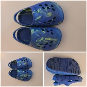 Baby crocs